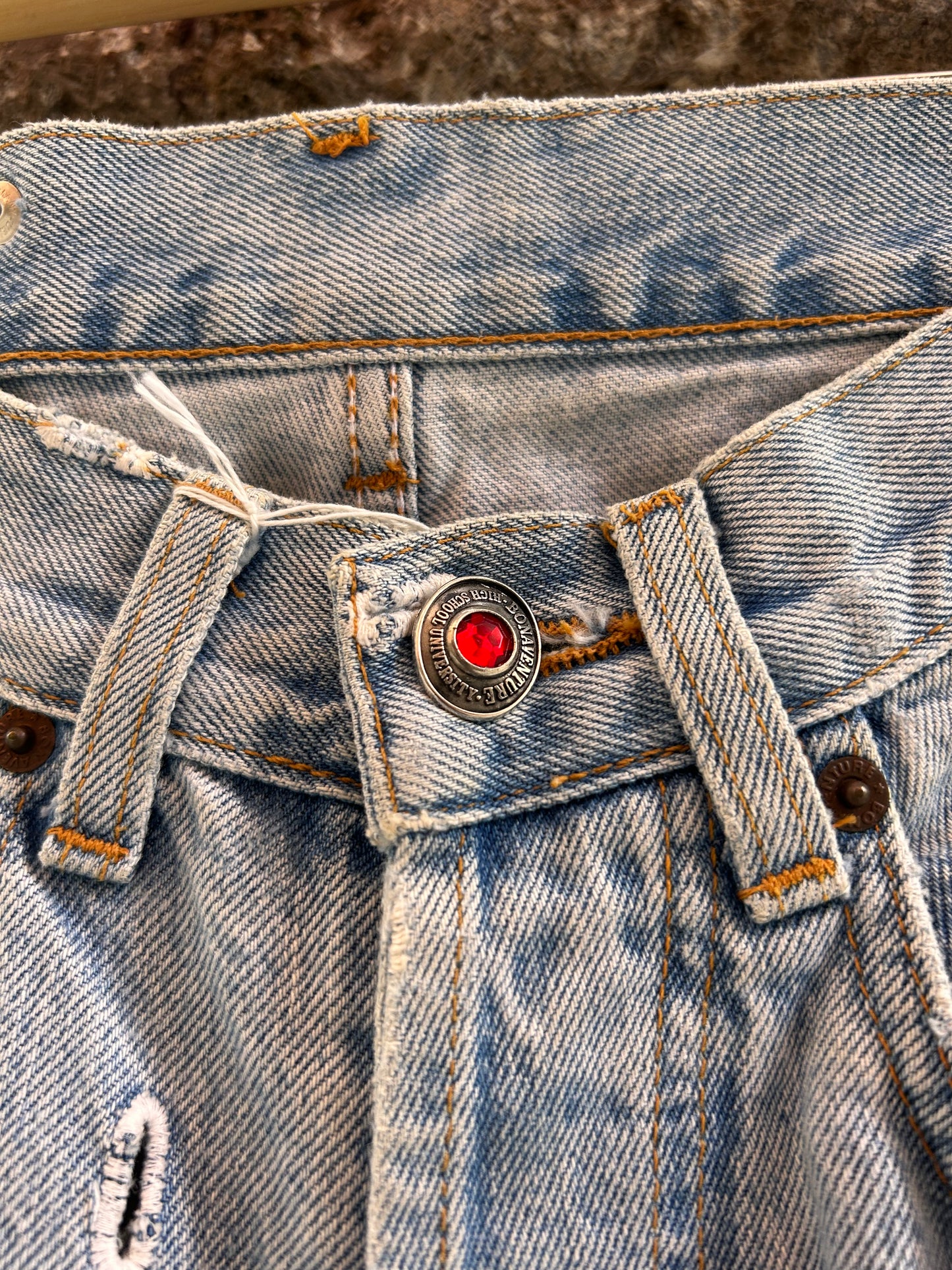 Pantalón vaquero Bonaventure con ojales
