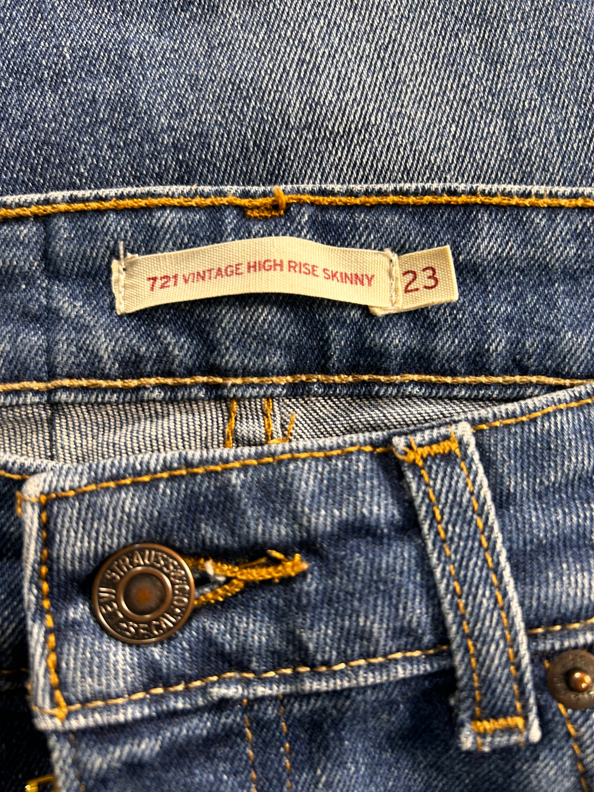 Pantalón vaquero Levi's 721 Vintage High Rise Skinny - Talla W23 L32 (Distressed)
