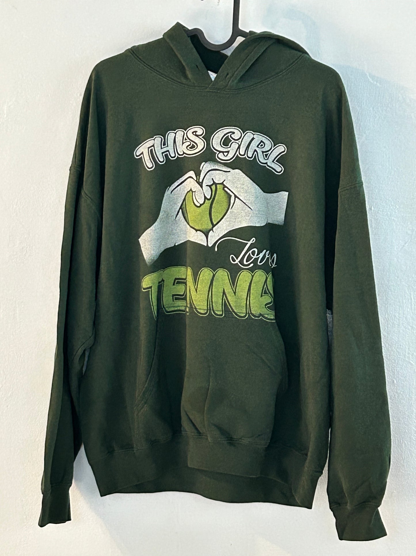 Sudadera con capucha "This girl loves Tennis"