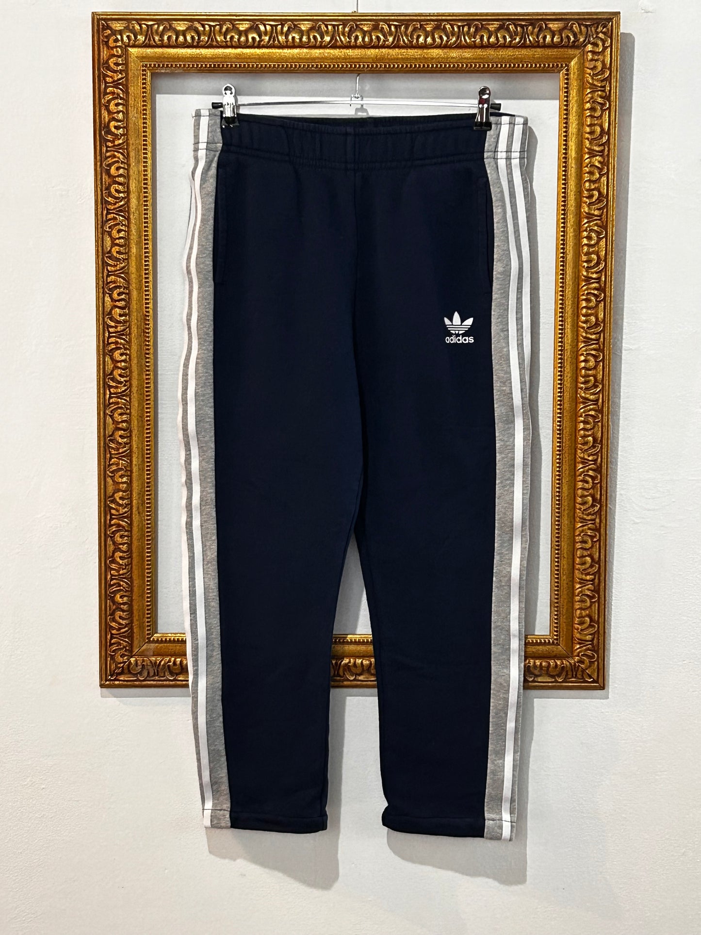 Pantalón deportivo Adidas clásico