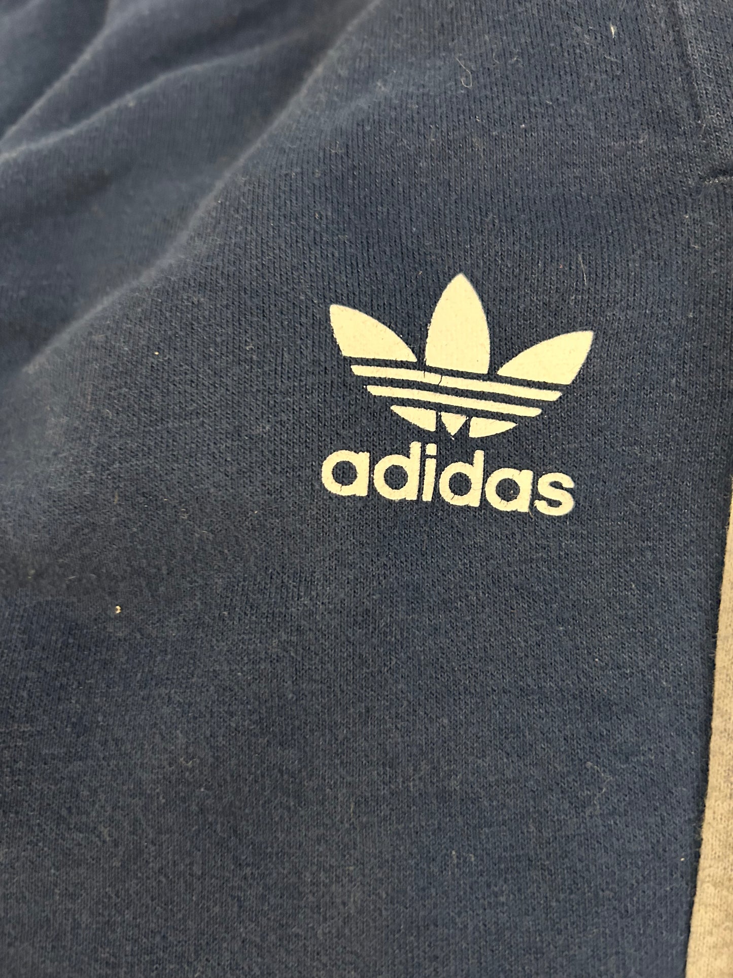 Pantalón deportivo Adidas clásico